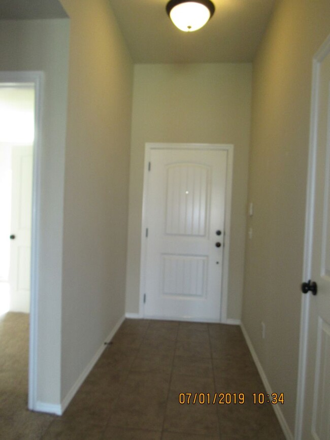 Building Photo - Rolling Hills Area!