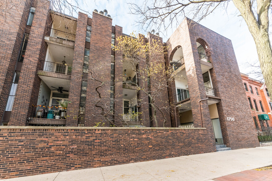 Primary Photo - 1750 N Wells St
