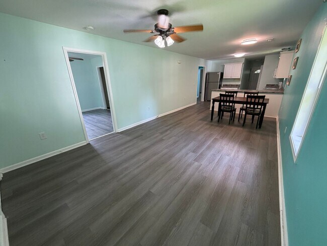 Building Photo - 1517 Welch Way