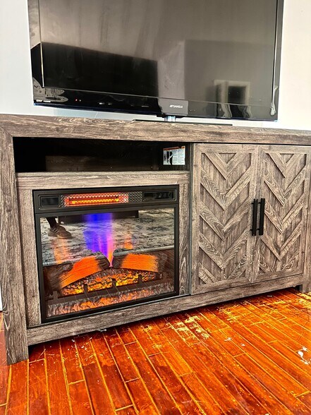 Building Photo - 168 Woodland Dr