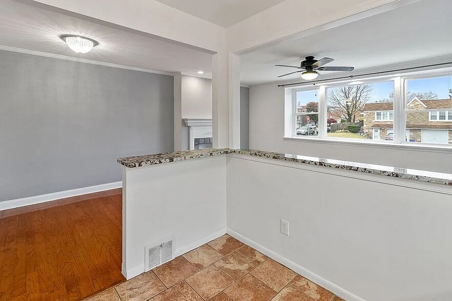 Building Photo - 802 Loney St