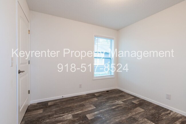 Building Photo - Charming 3-Bedroom Home with Spacious Yard in North Tulsa