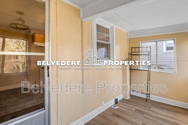 Building Photo - 437 W 24th St