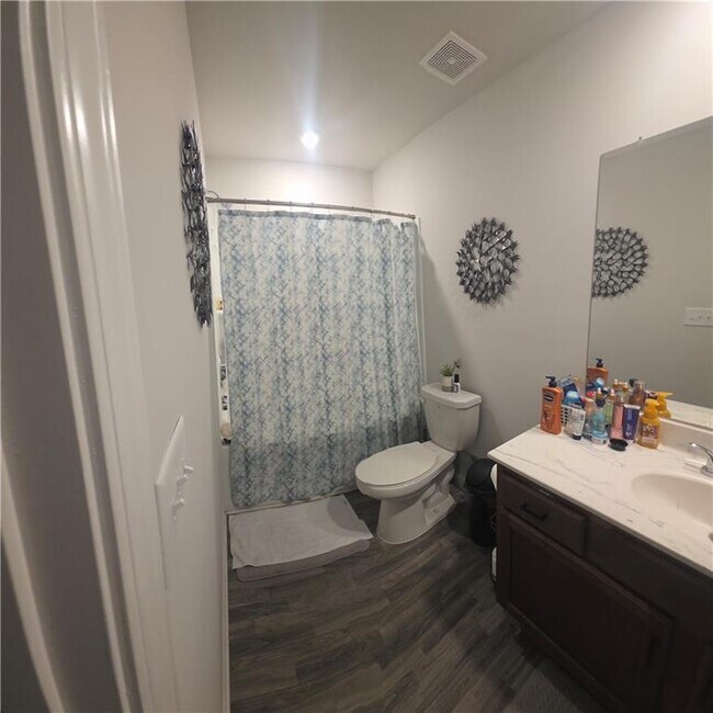 Building Photo - 4768 Rdg Vly Dr