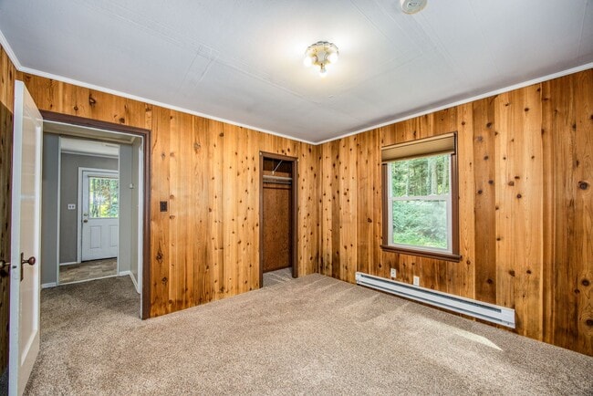 Building Photo - Charming 1-Bedroom Cottage Near Hood Canal...
