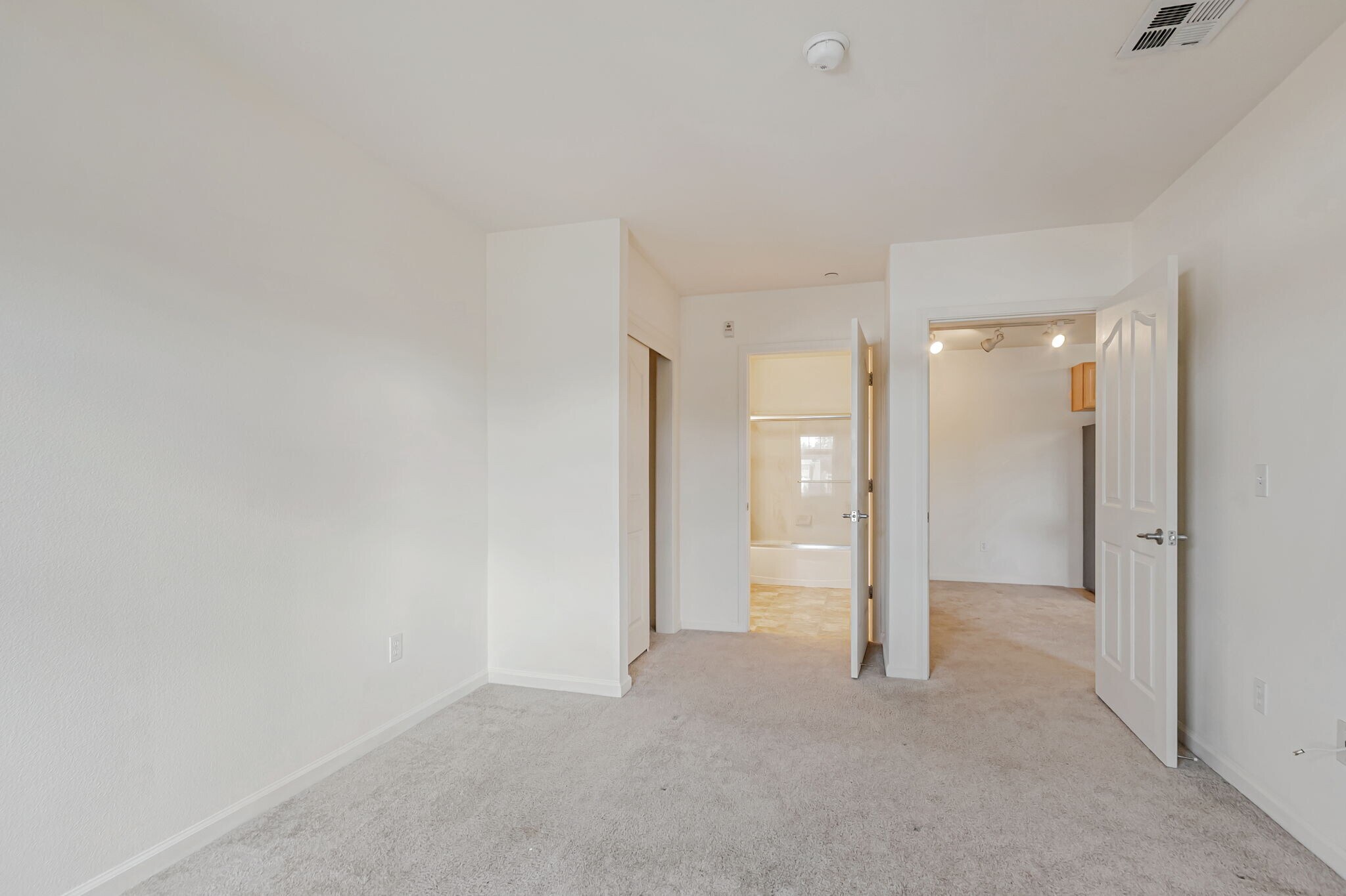 Building Photo - 3128 Loma Verde Dr