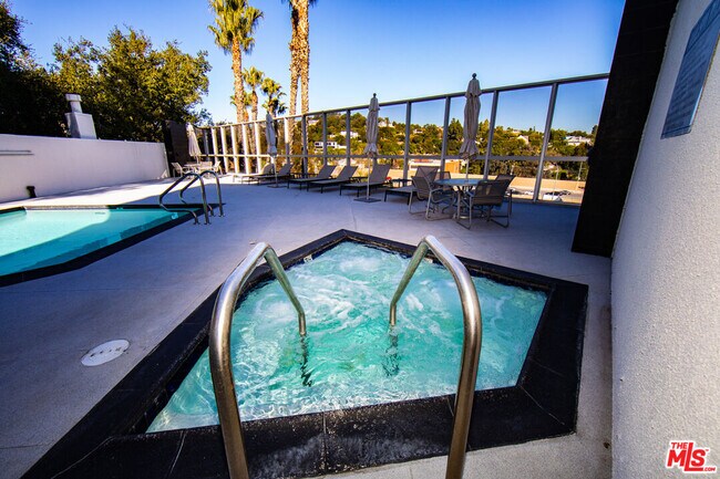 Building Photo - 171 N Church Ln