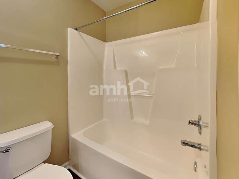 Building Photo - 71 Wolf Creek Ln