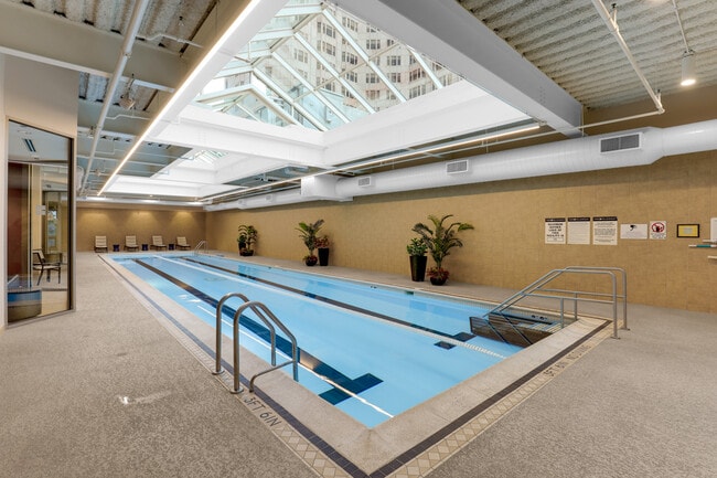 Building Photo - 222 N Columbus Dr