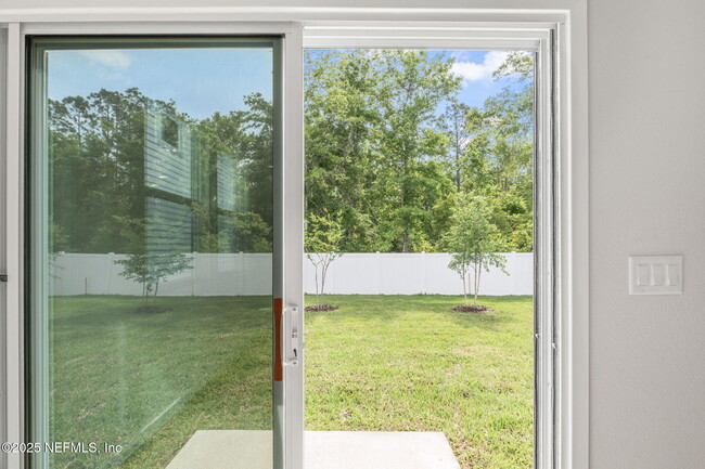 Building Photo - 111 Brazil Nut Cir