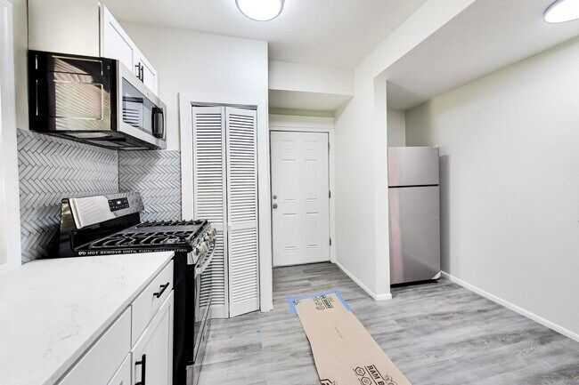 Building Photo - 43 N Menard Ave