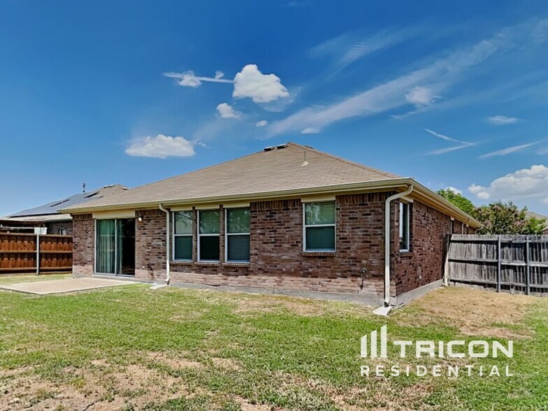 Building Photo - 1107 Longhorn Ln