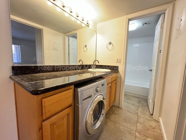 Building Photo - 7110 E Continental Dr