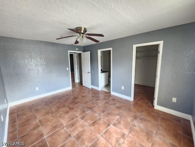 Building Photo - 416 Banyon Tree Cir