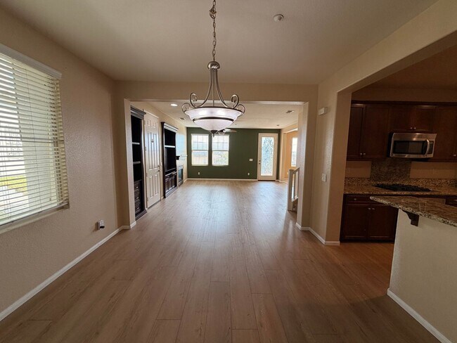 Building Photo - 1729 Cripple Creek Dr