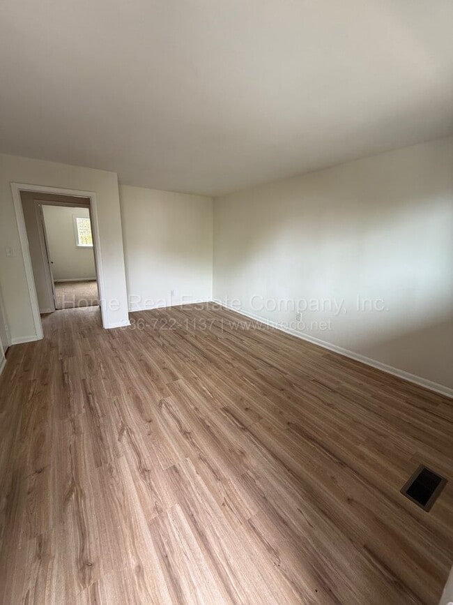 Building Photo - 630 Mulberry St SW