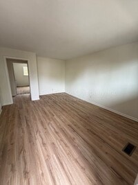 Building Photo - 630 Mulberry St SW