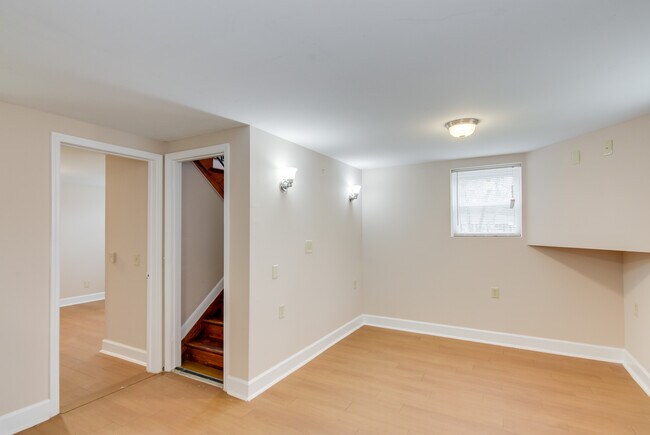 Building Photo - 2208 Bungalow Rd