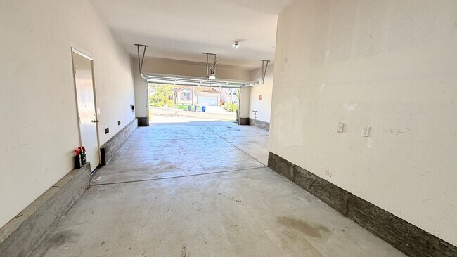 Building Photo - Beautiful 3 bedroom with AC in San Marcos