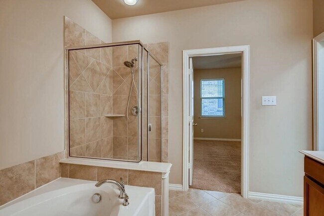 Building Photo - 2753 Calmwood Dr