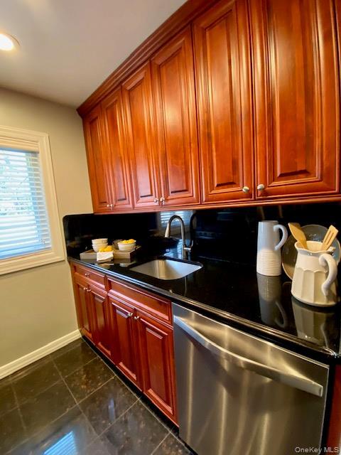 Building Photo - 250 River Ave