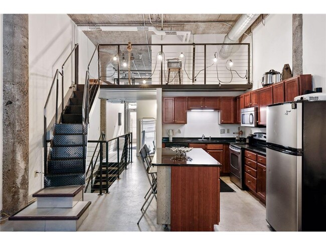 Building Photo - 521 S 7th St