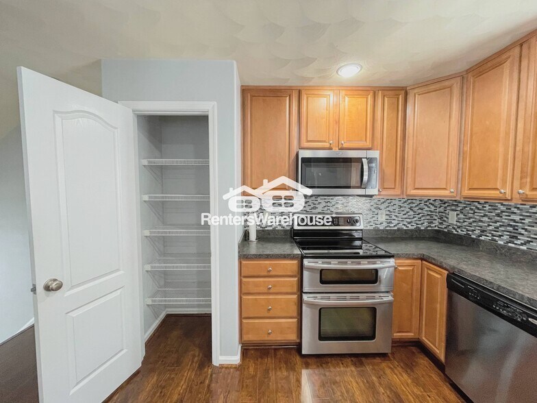 Building Photo - 5533 Taylors Walke Ln