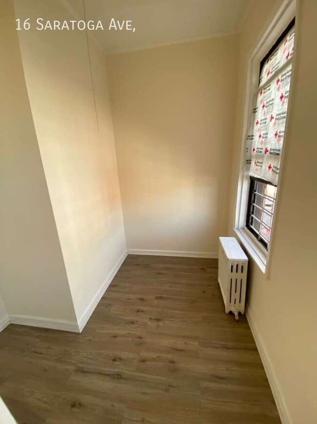 Building Photo - 16 Saratoga Ave