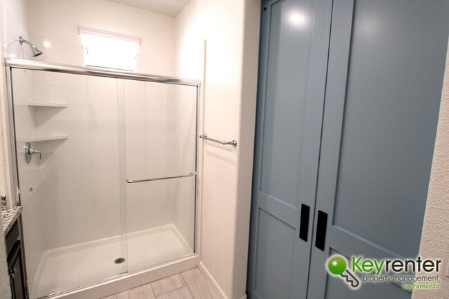 Building Photo - 1061 Chapelhill Ln