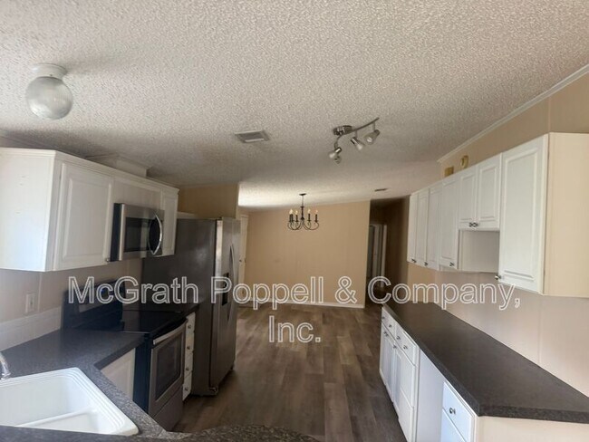 Building Photo - 12703 Lovers Ln