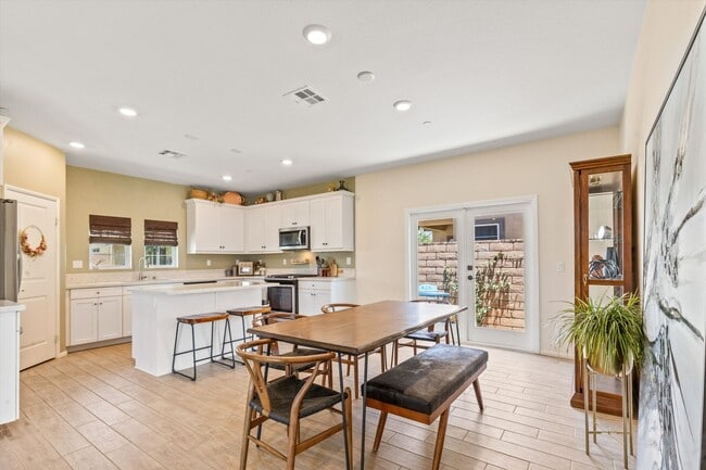 Building Photo - Elegant Corner-Lot Home in the Verano Comm...