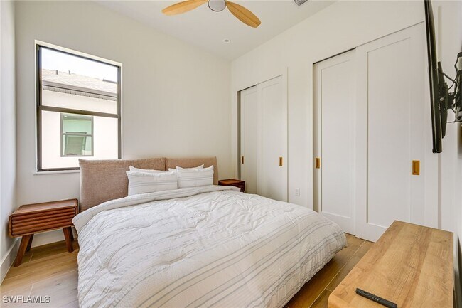 Building Photo - 3384 Canal St