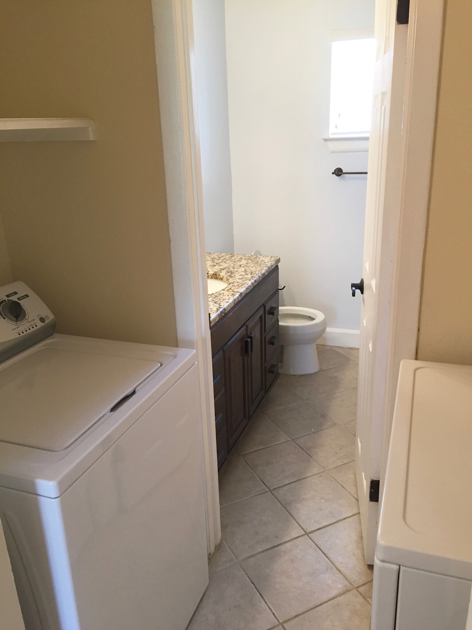 Building Photo - 1405 Green Forest Dr