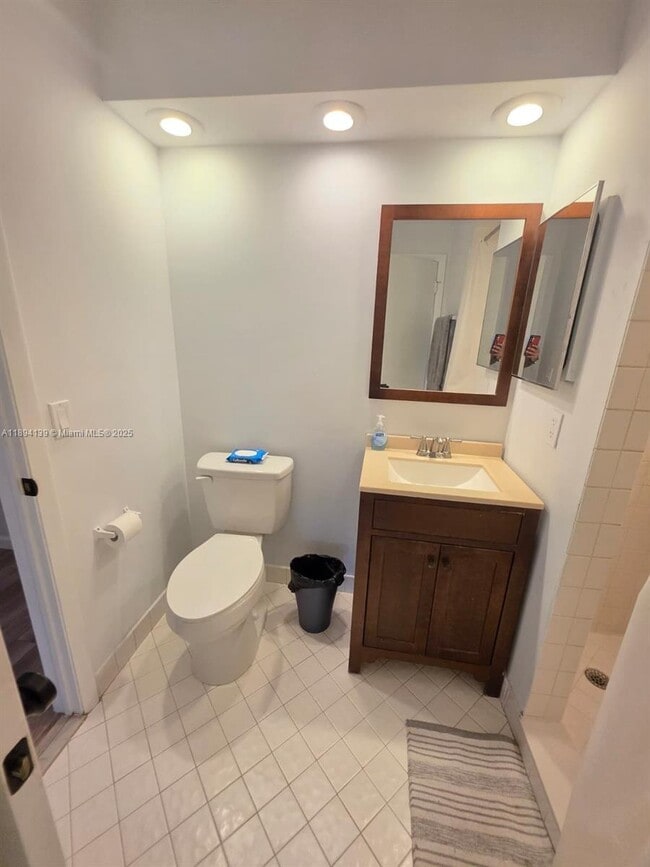 Building Photo - 15090 SW 49th Ln