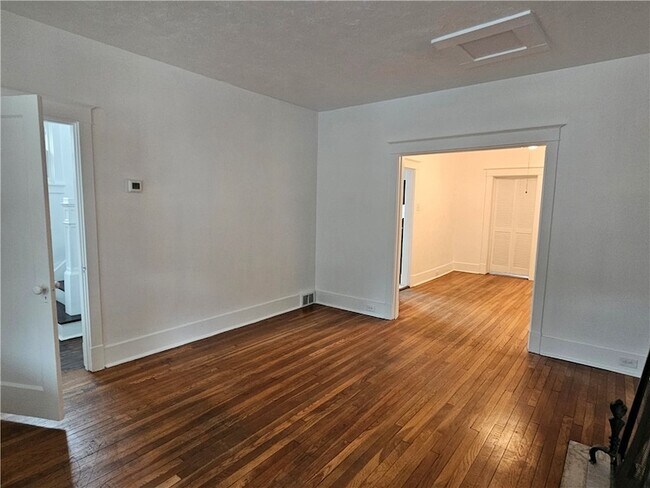 Building Photo - 1301 Broadway Ave