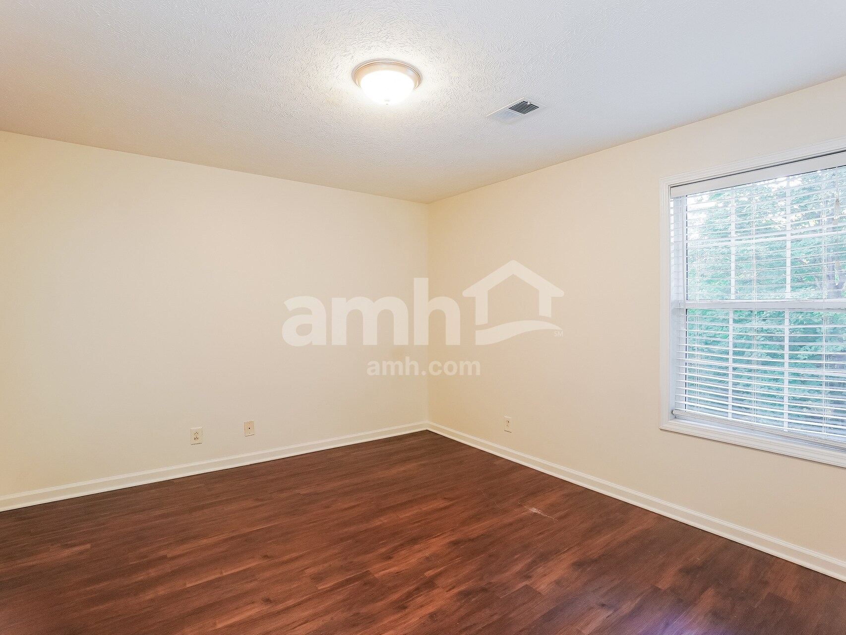 Building Photo - 1756 Hazelwood Rd