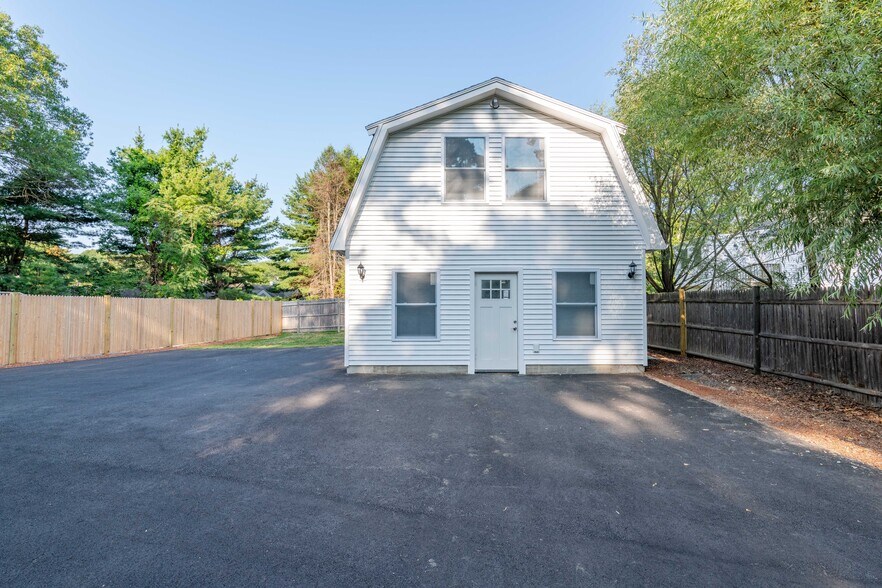 Primary Photo - 56 Pine St