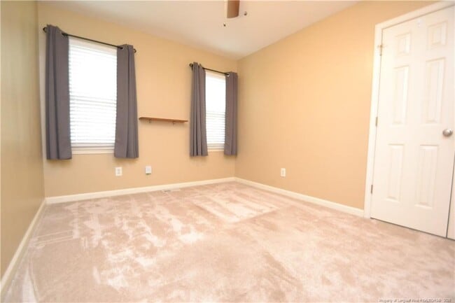 Building Photo - 5909 Royal Coach Ct