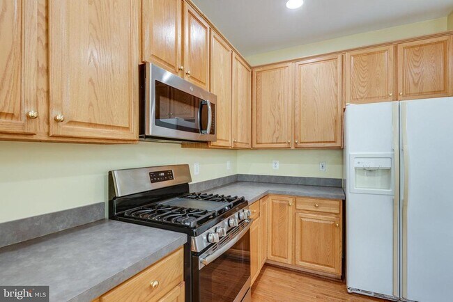 Building Photo - 43794 Virginia Manor Terrace