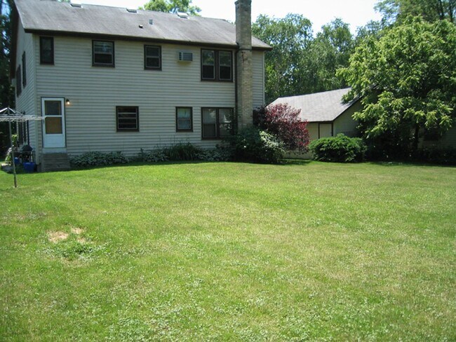 Building Photo - Cozy, Pet-Friendly 2BR Apartment Near Downtown Middleton