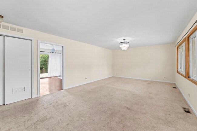 Building Photo - 109 Landmeier Rd