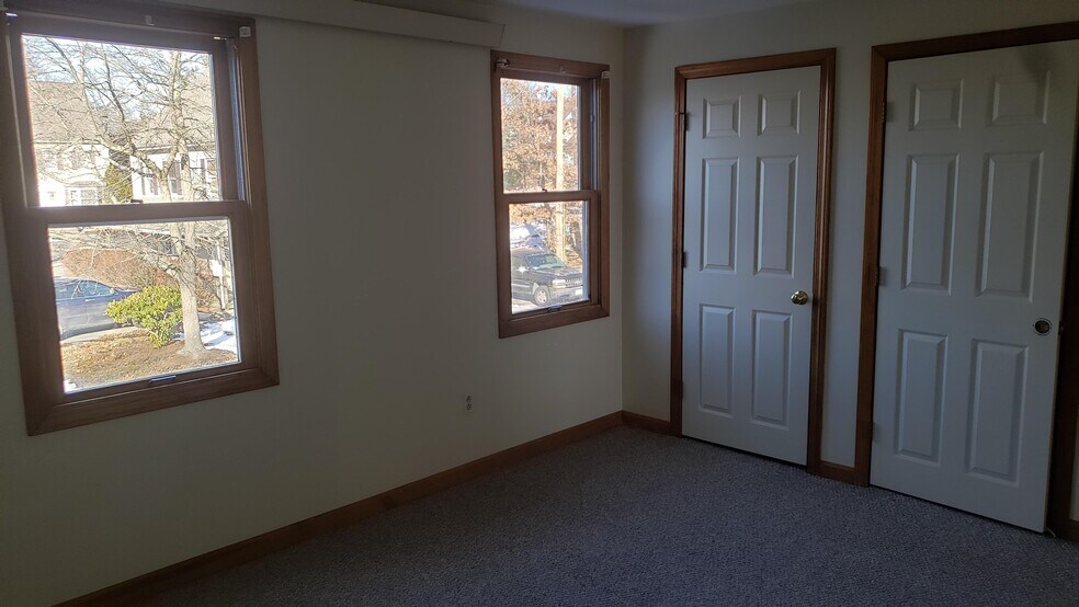 Second Bed - 45 Birch St