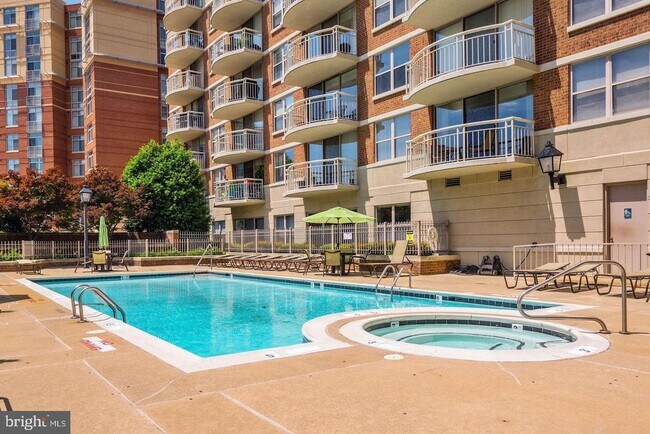 Building Photo - 1200 Braddock Pl