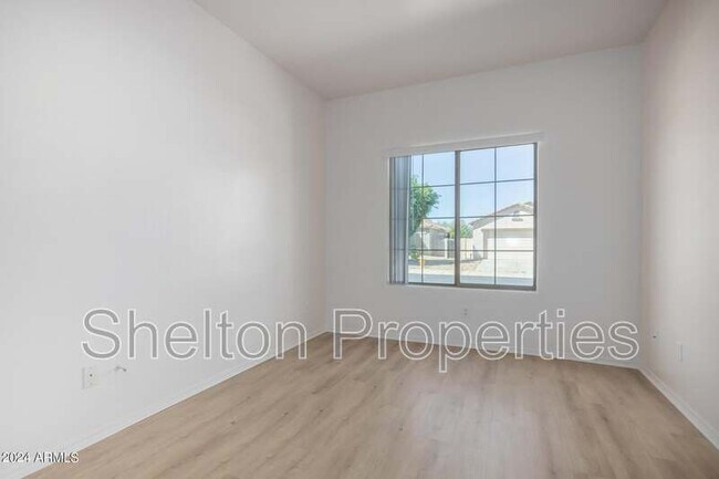 Building Photo - 17229 W Caribbean Ln