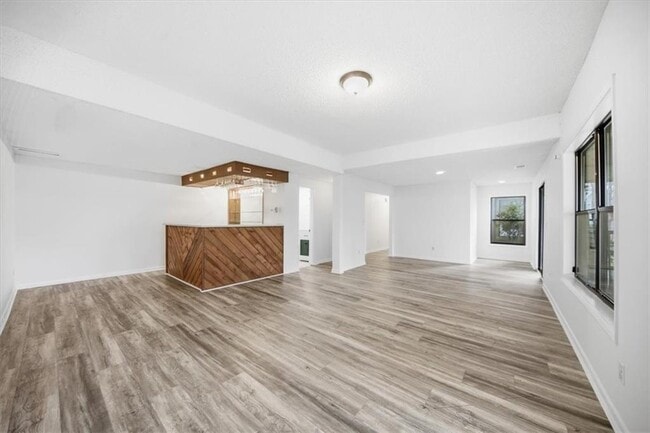 Building Photo - 530 Matterhorn Way