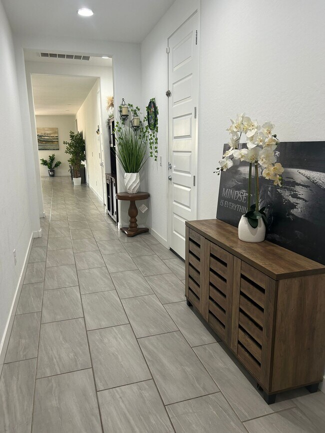 Building Photo - 2357 E Citadel Dr