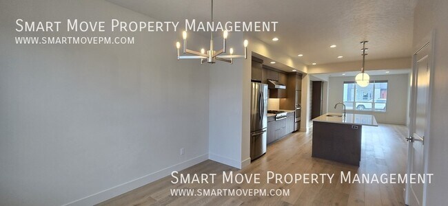 Building Photo - 3213 S Shadywood Way