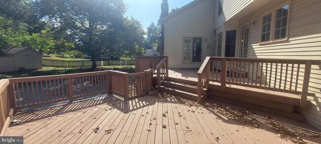 Building Photo - 6135 Fieldcrest Ct