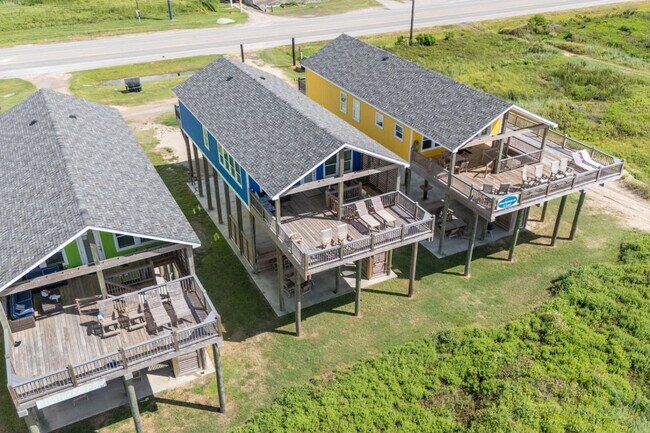 Building Photo - 1714 Texas 87-SI ID1252629P