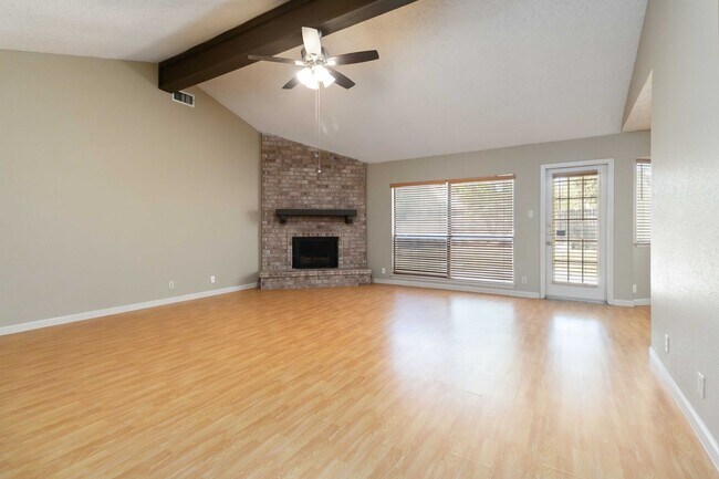 Building Photo - Charming 3-Bedroom Home Available for Rent!